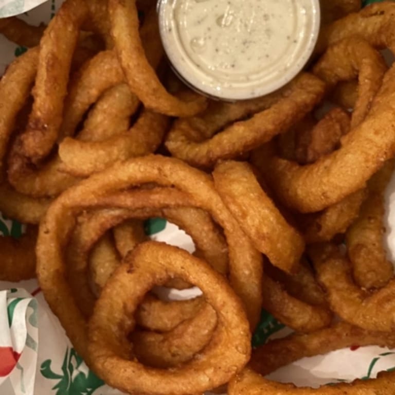 Crunchy Onion Rings: A Tasty Side Option